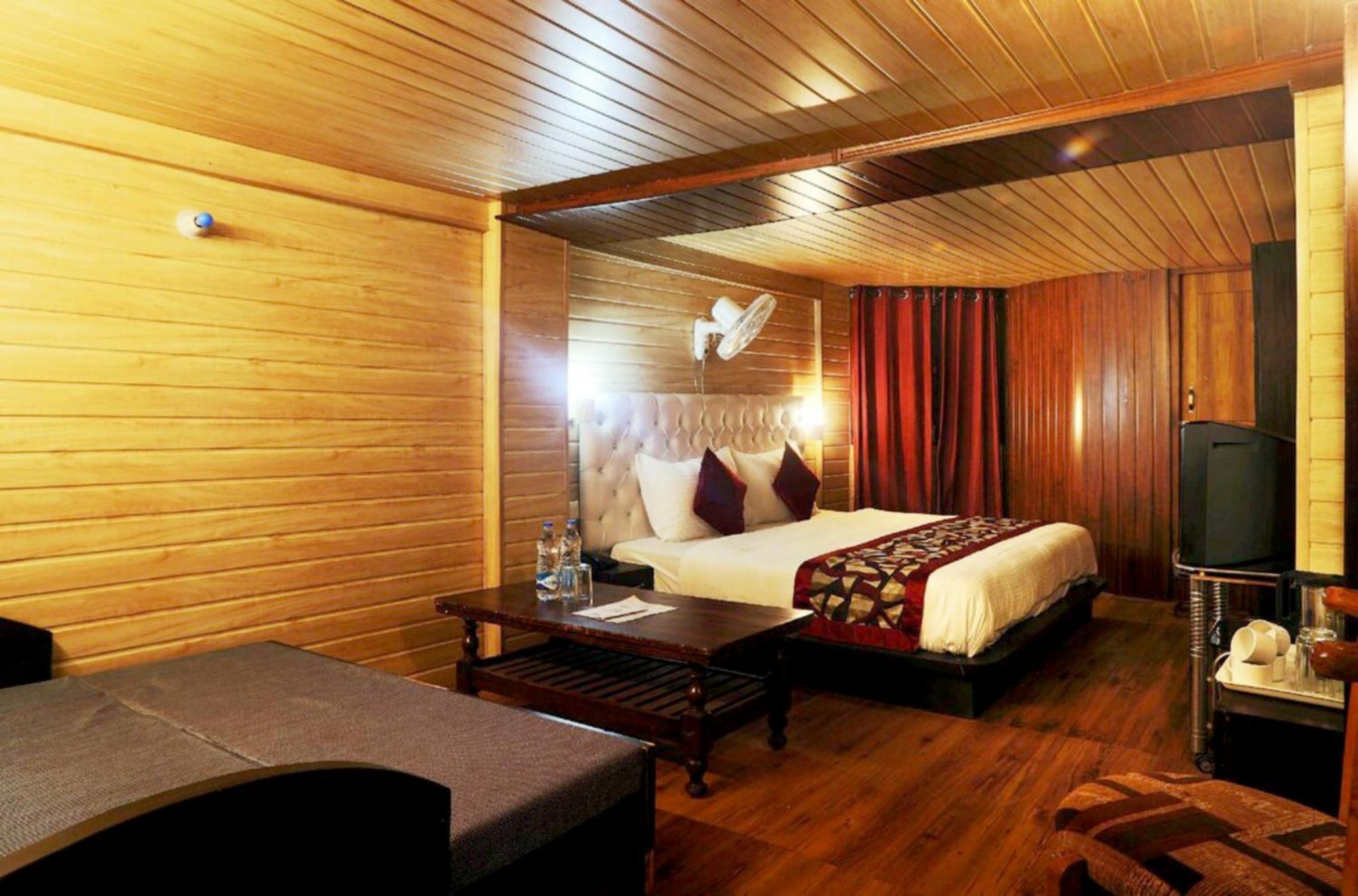 Goroomgo Moon Nainital Near Naini Lake - Parking & Lift Facilities -Hygiene And Spacious Room - Best Seller Exterior photo