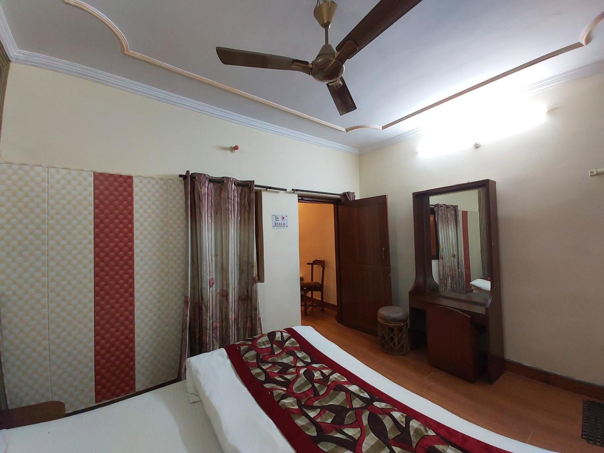 Goroomgo Moon Nainital Near Naini Lake - Parking & Lift Facilities -Hygiene And Spacious Room - Best Seller Exterior photo