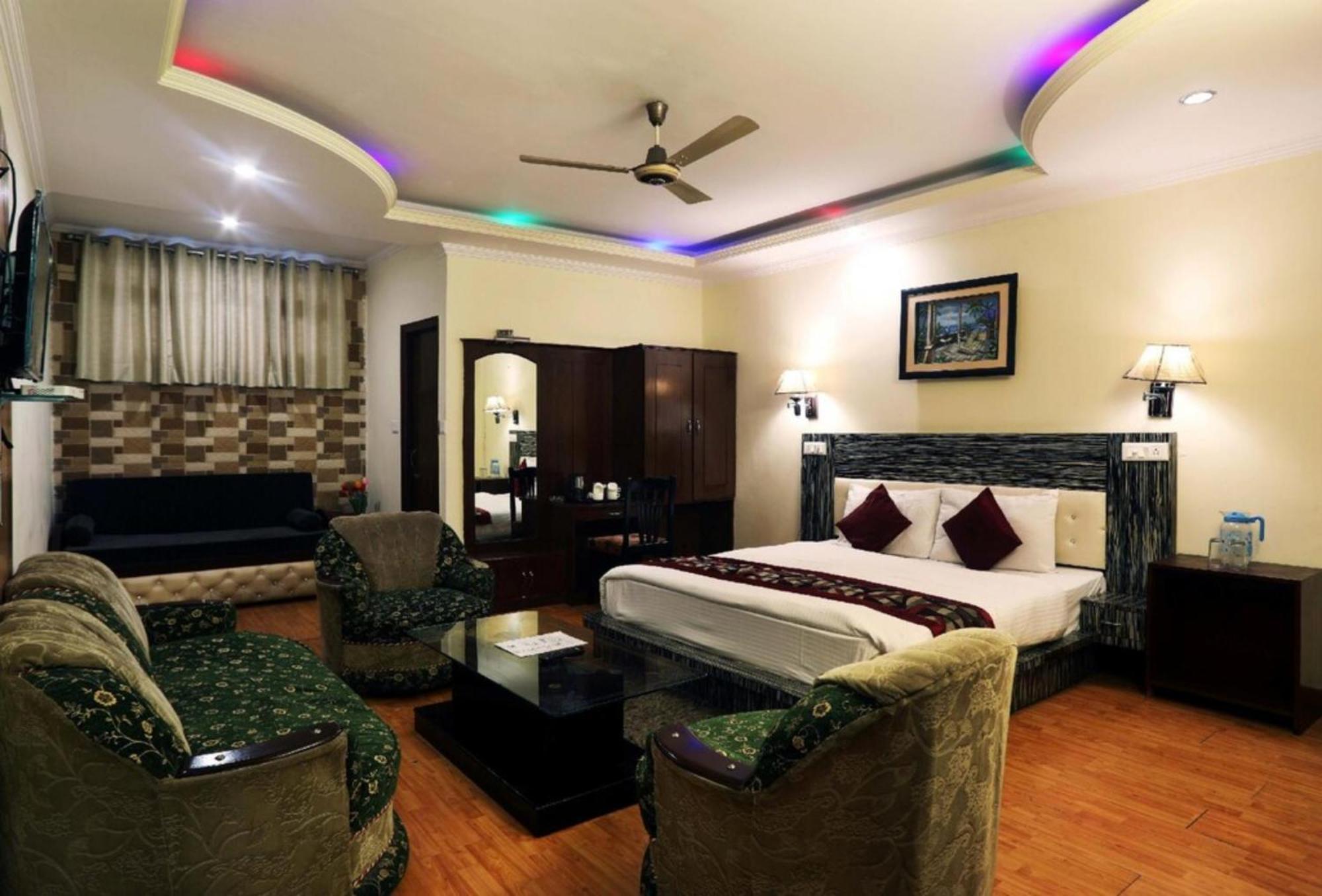 Goroomgo Moon Nainital Near Naini Lake - Parking & Lift Facilities -Hygiene And Spacious Room - Best Seller Exterior photo