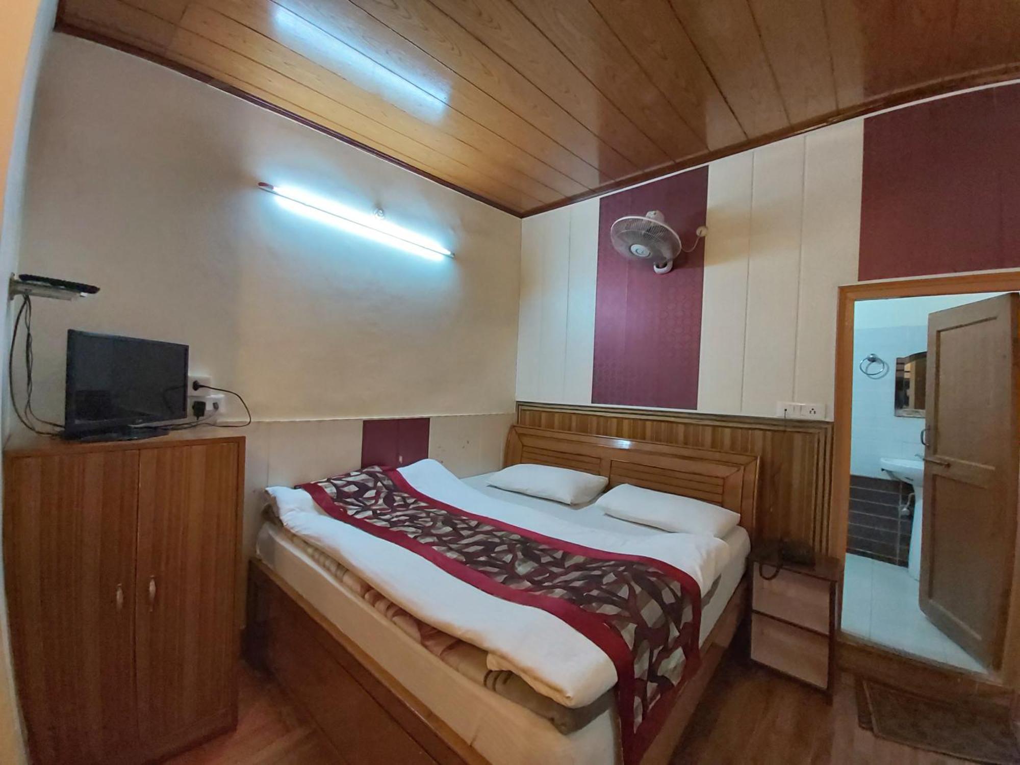 Goroomgo Moon Nainital Near Naini Lake - Parking & Lift Facilities -Hygiene And Spacious Room - Best Seller Exterior photo