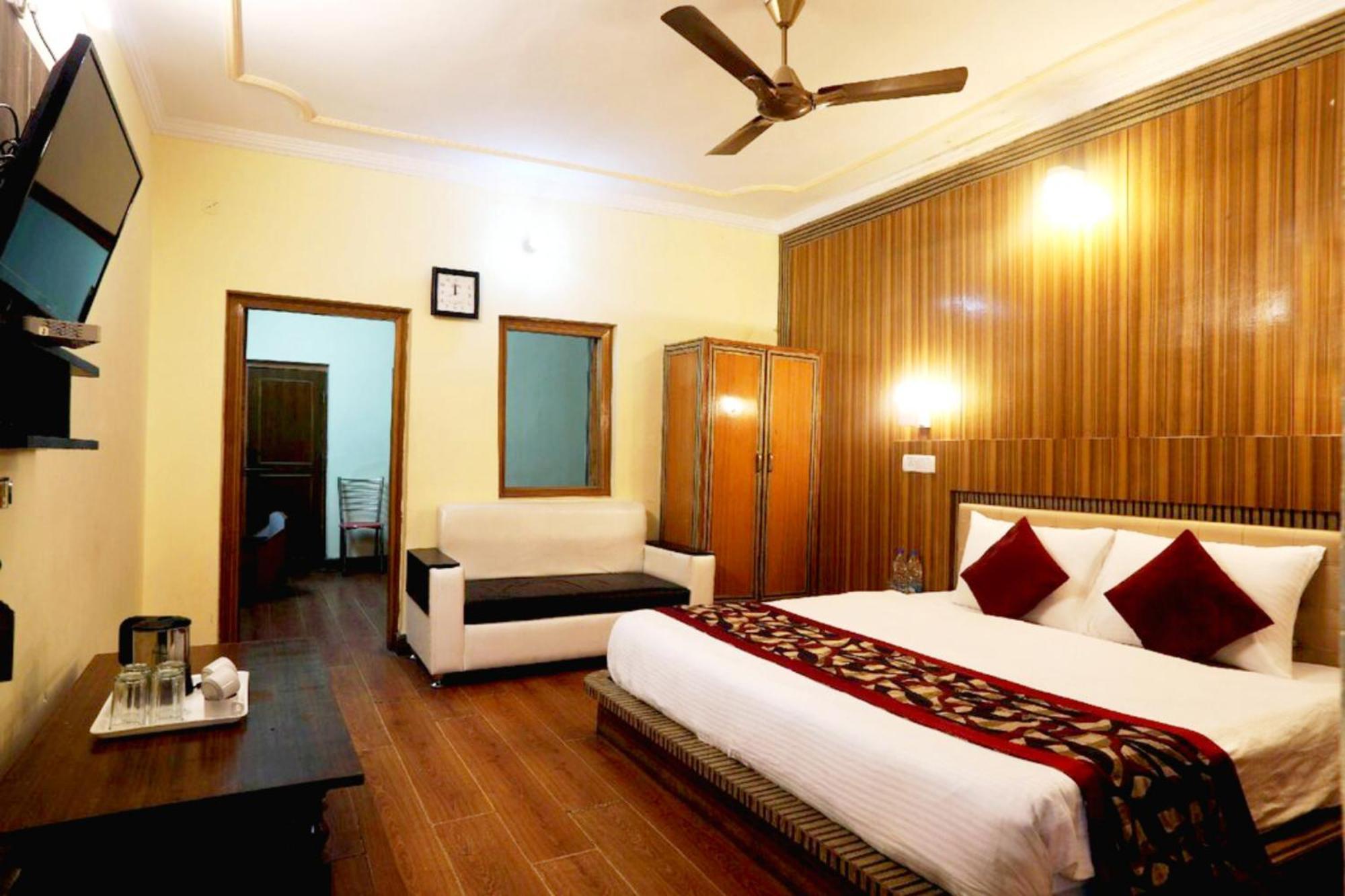 Goroomgo Moon Nainital Near Naini Lake - Parking & Lift Facilities -Hygiene And Spacious Room - Best Seller Exterior photo